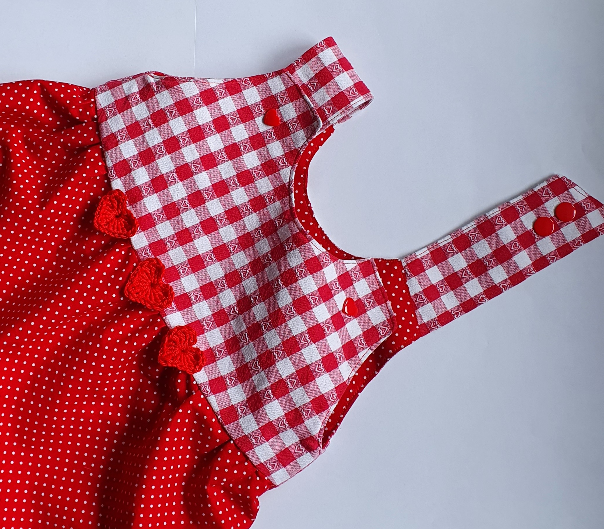 Kleidchen in Rot Kleidchen in Rot